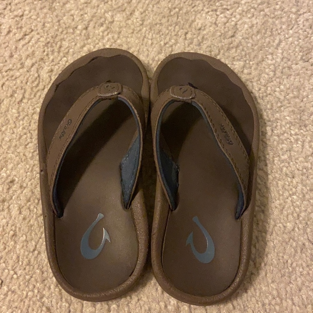Size 9 Olukai flip flops